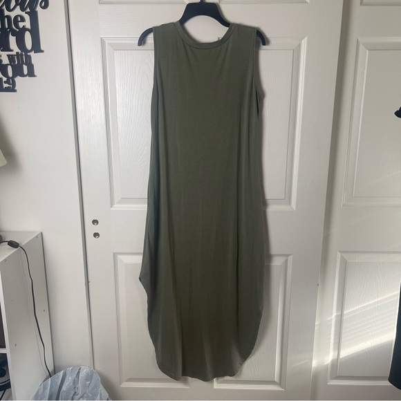 Olive Green Sleeveless Maxi Dress - Picture 4 of 4